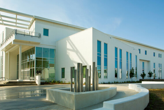 Dillard Primary Image 2000X1000