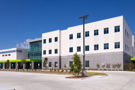 Kenner Discovery Health Sciences Academy